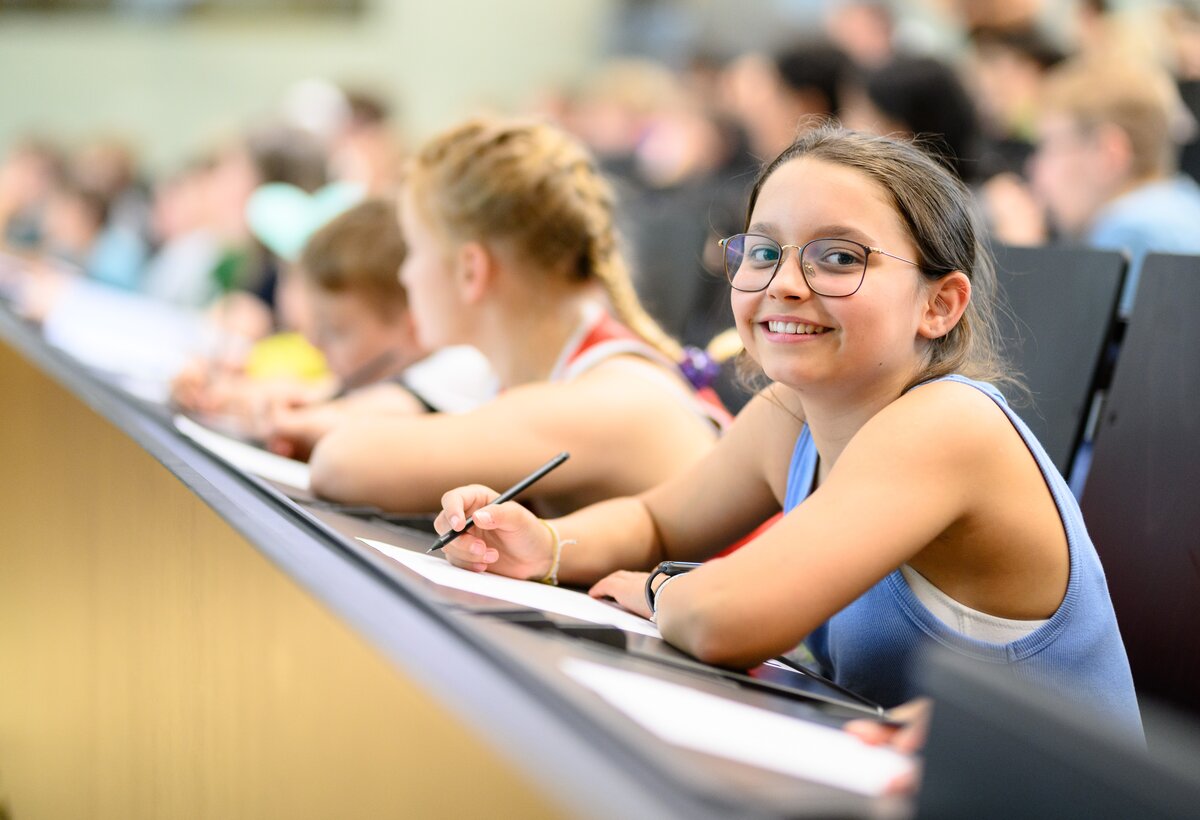 Mädchen bei der Kinder Uni | © FHV / Mattias Rhomberg