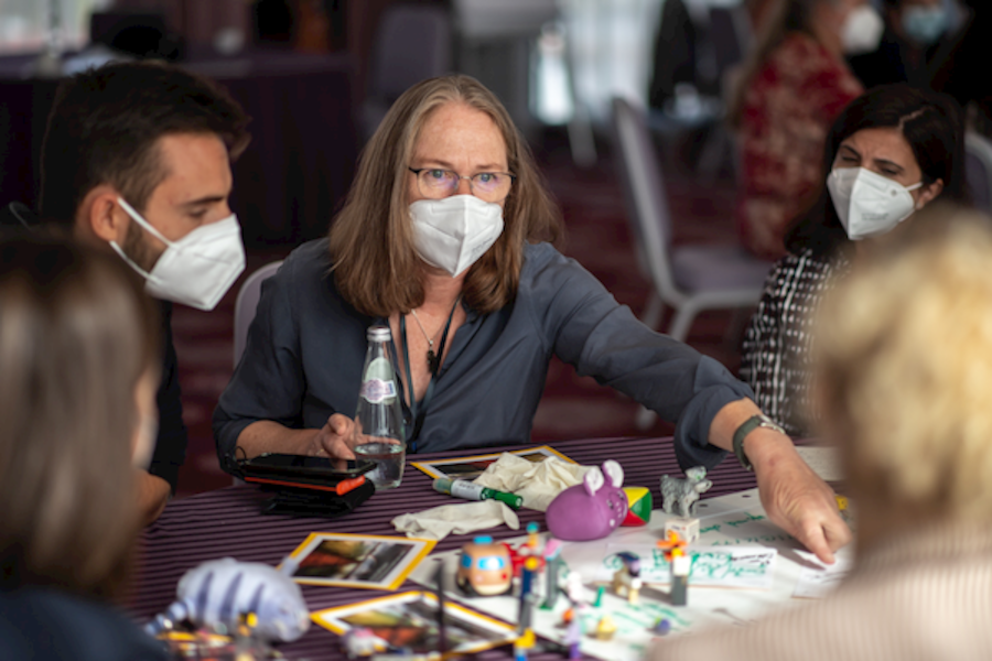 Project Focus | © FHV People with masks at work | © FHV