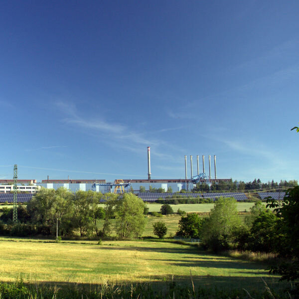 Fabrik im Grünen