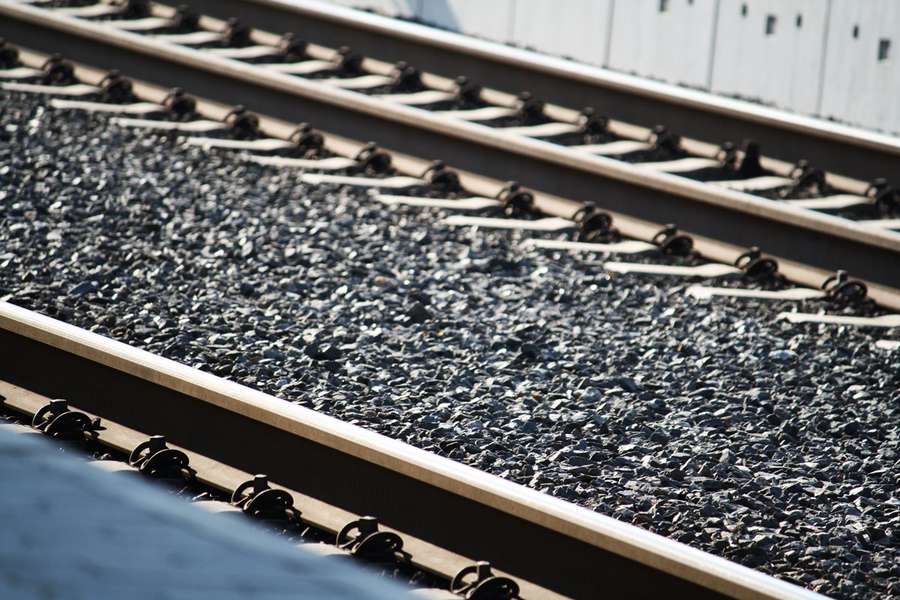 train tracks in the sun | © Travis Russ