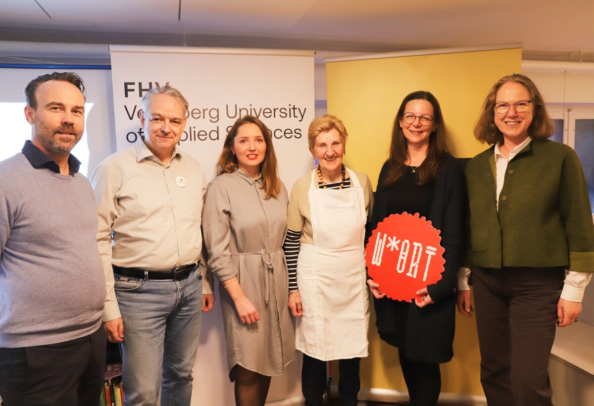 Robert Moosbrugger, Gernot Jochum-Müller, Julia Krenmayr, Marianne Hofmann, Gabriele Hampson und Erika Geser-Engleitner. | © FHV